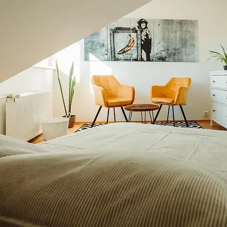 Majestic Views From A 60m2 Private Terrace - Castle, Cathedral, Old Town דירה