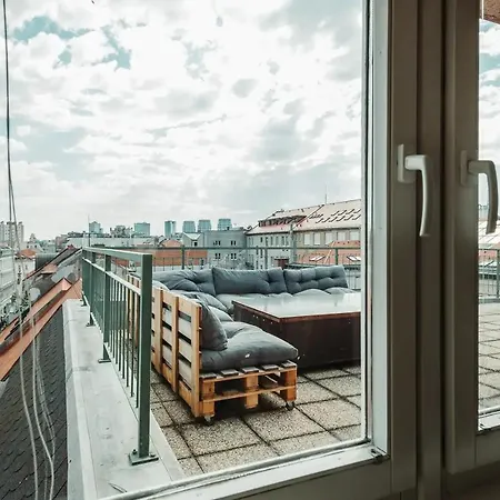 Majestic Views From A 60m2 Private Terrace - Castle, Cathedral, Old Town Апартаменты Братислава