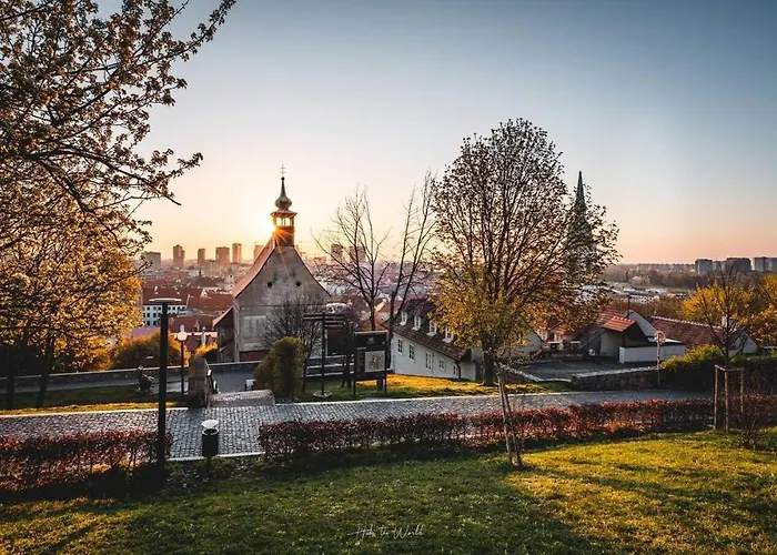Majestic Views From A 60m2 Private Terrace - Castle, Cathedral, Old Town