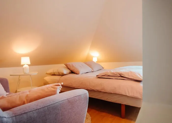 Majestic Views From A 60m2 Private Terrace - Castle, Cathedral, Old Town Apartmán