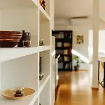Majestic Views From A 60m2 Private Terrace - Castle, Cathedral, Old Town Διαμέρισμα