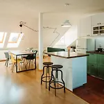 Majestic Views From A 60m2 Private Terrace - Castle, Cathedral, Old Town Διαμέρισμα Μπρατισλάβα