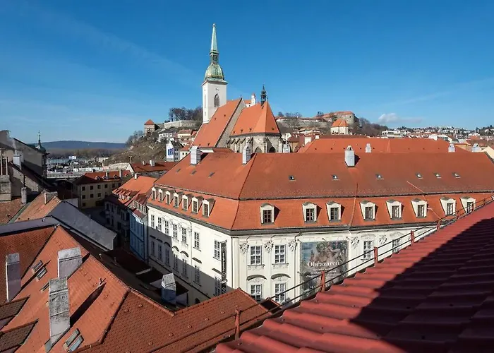 Majestic Views From A 60m2 Private Terrace - Castle, Cathedral, Old Town ブラチスラヴァ