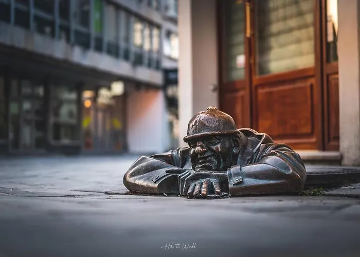 アパート Majestic Views From A 60m2 Private Terrace - Castle, Cathedral, Old Town ブラチスラヴァ