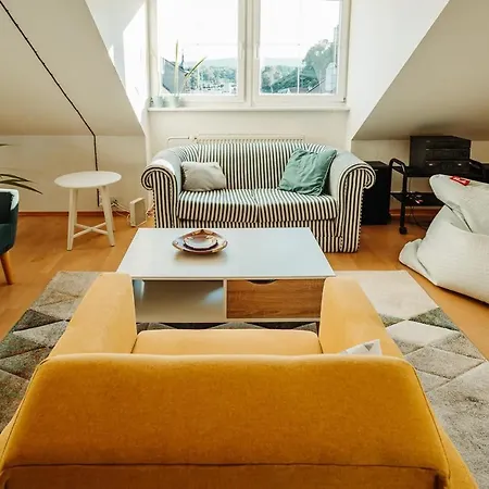 Majestic Views From A 60m2 Private Terrace - Castle, Cathedral, Old Town ブラチスラヴァ