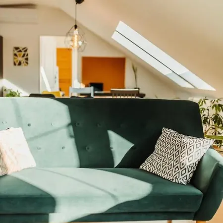 Majestic Views From A 60m2 Private Terrace - Castle, Cathedral, Old Town Μπρατισλάβα