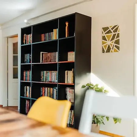 Majestic Views From A 60m2 Private Terrace - Castle, Cathedral, Old Town アパート *