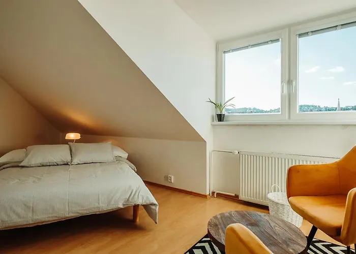 Majestic Views From A 60m2 Private Terrace - Castle, Cathedral, Old Town